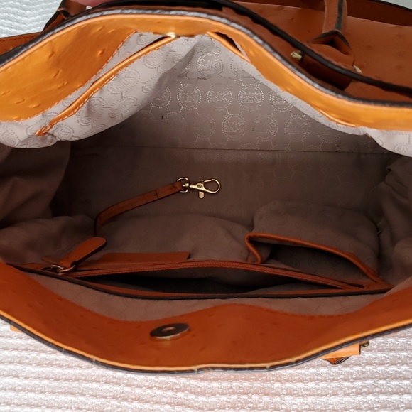 Michael Kors vintage Hamilton handbag.  Burnt orange color. Includes dust bag - Picture 11 of 12